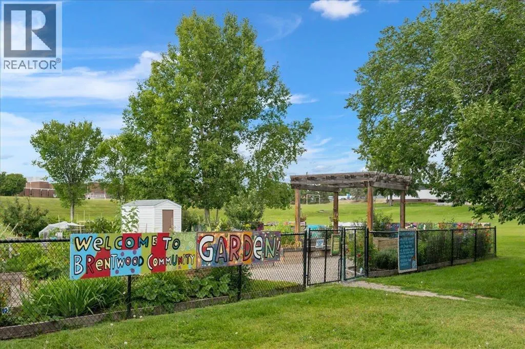 1184 Northmount Drive NW