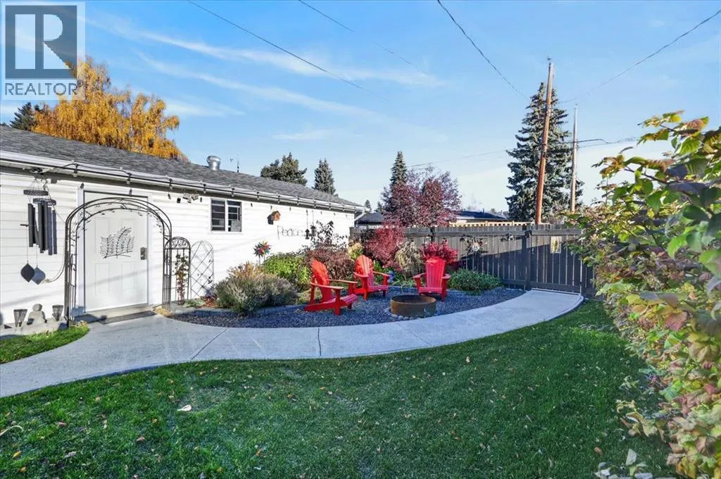 1184 Northmount Drive NW