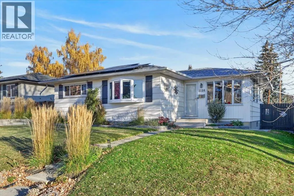 1184 Northmount Drive NW