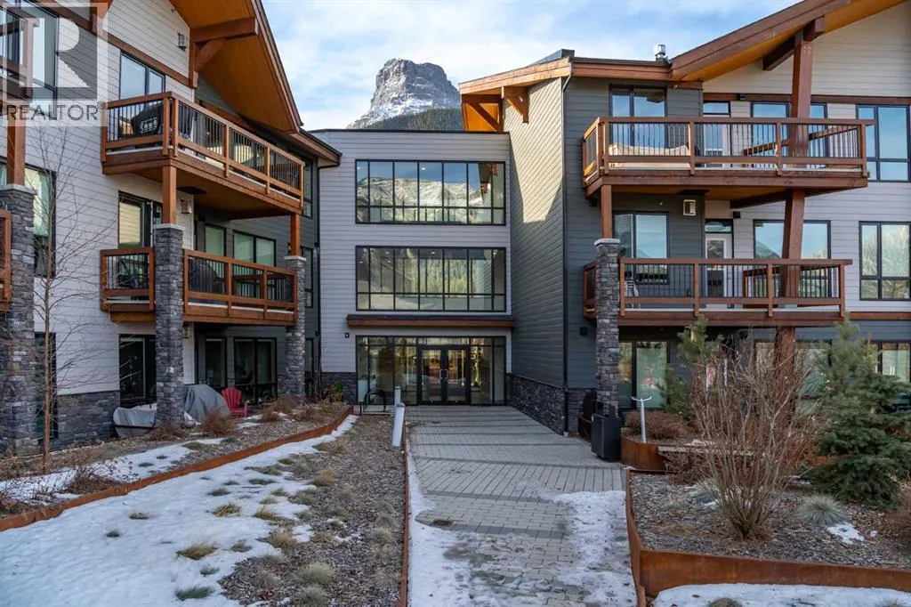 102, 106 Stewart Creek Rise
