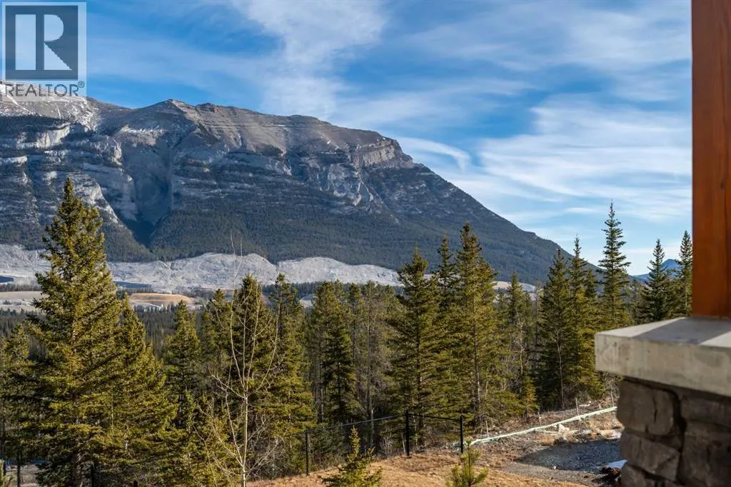 102, 106 Stewart Creek Rise