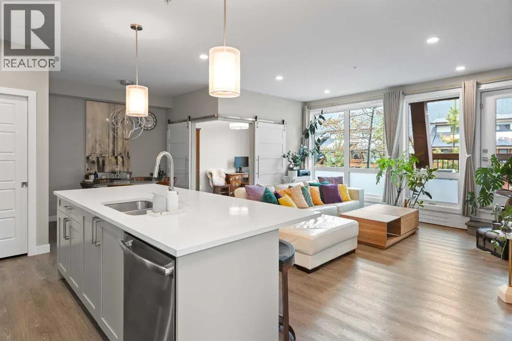 102, 106 Stewart Creek Rise