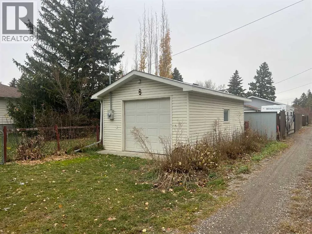 930 8 Street SW