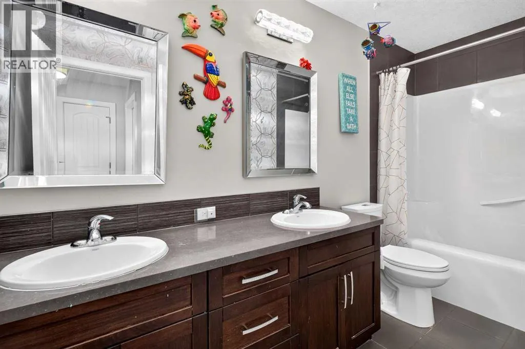322 Kingsbury View SE