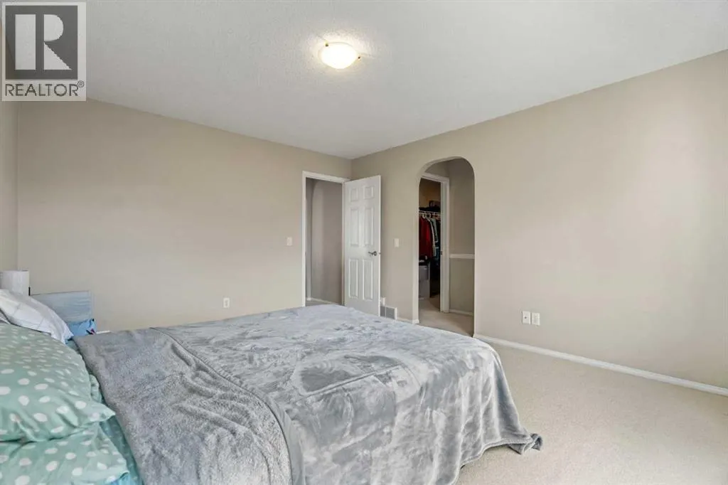 216 Silverado Range Heights SW