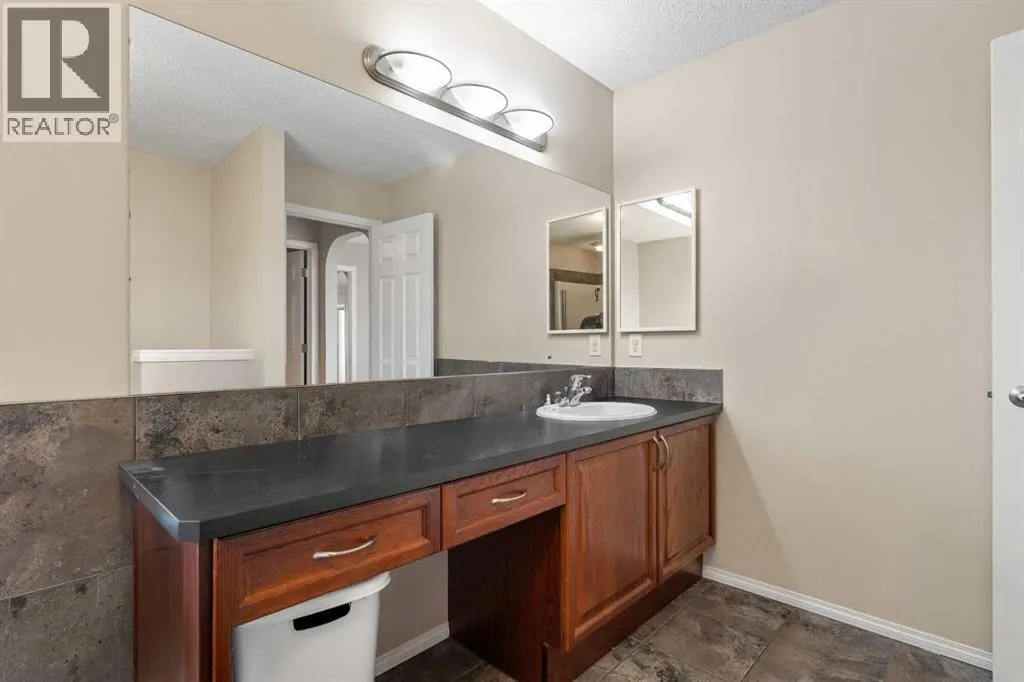 216 Silverado Range Heights SW