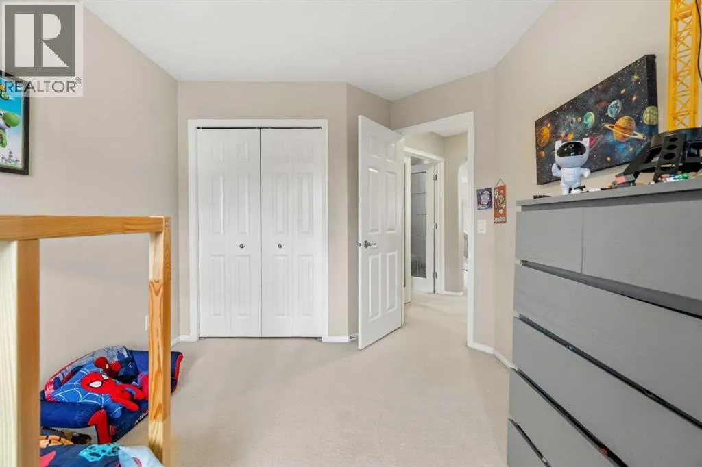 216 Silverado Range Heights SW