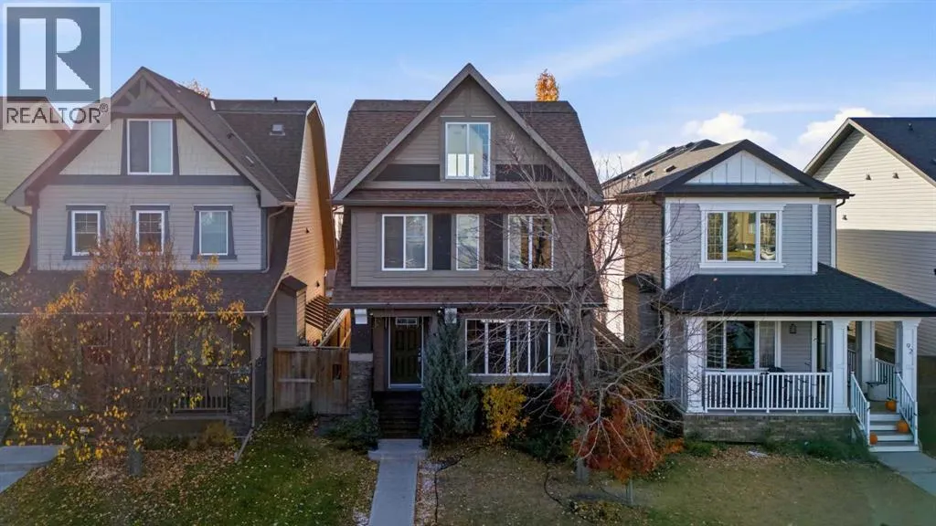 96 Copperpond Rise SE