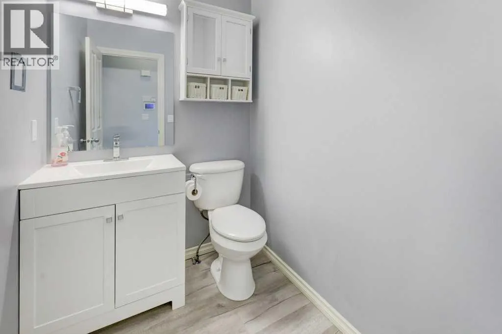 242 Crystal Green Point