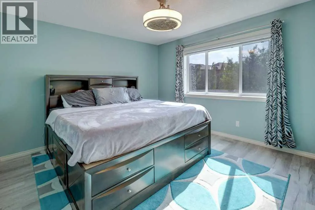 242 Crystal Green Point