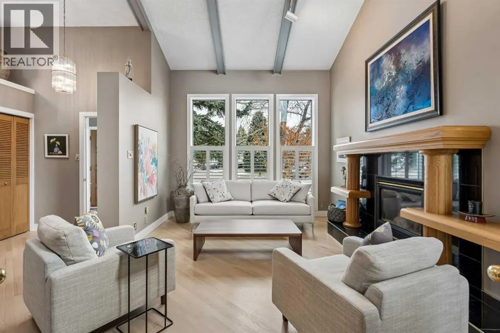 111 Hawksbrow Drive NW
