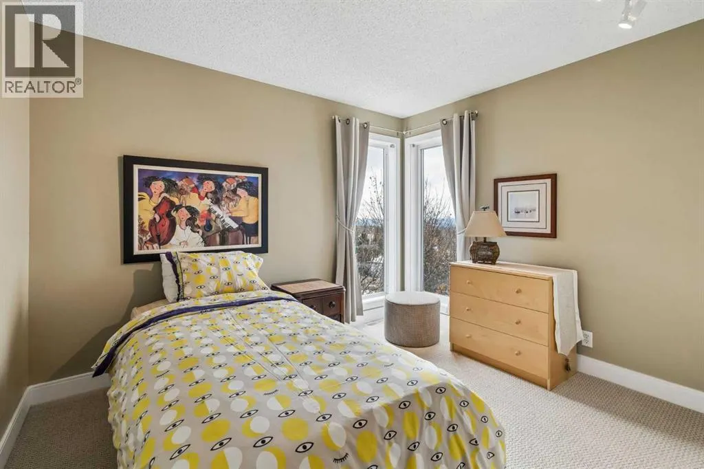 111 Hawksbrow Drive NW