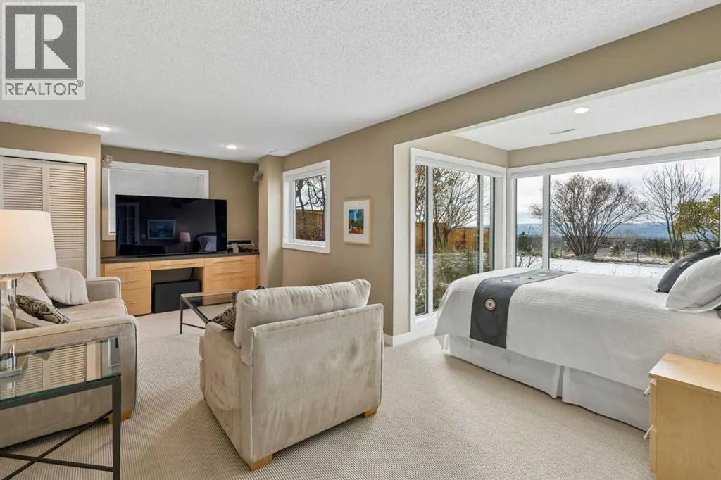 111 Hawksbrow Drive NW