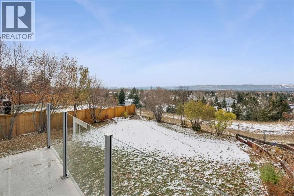 111 Hawksbrow Drive NW