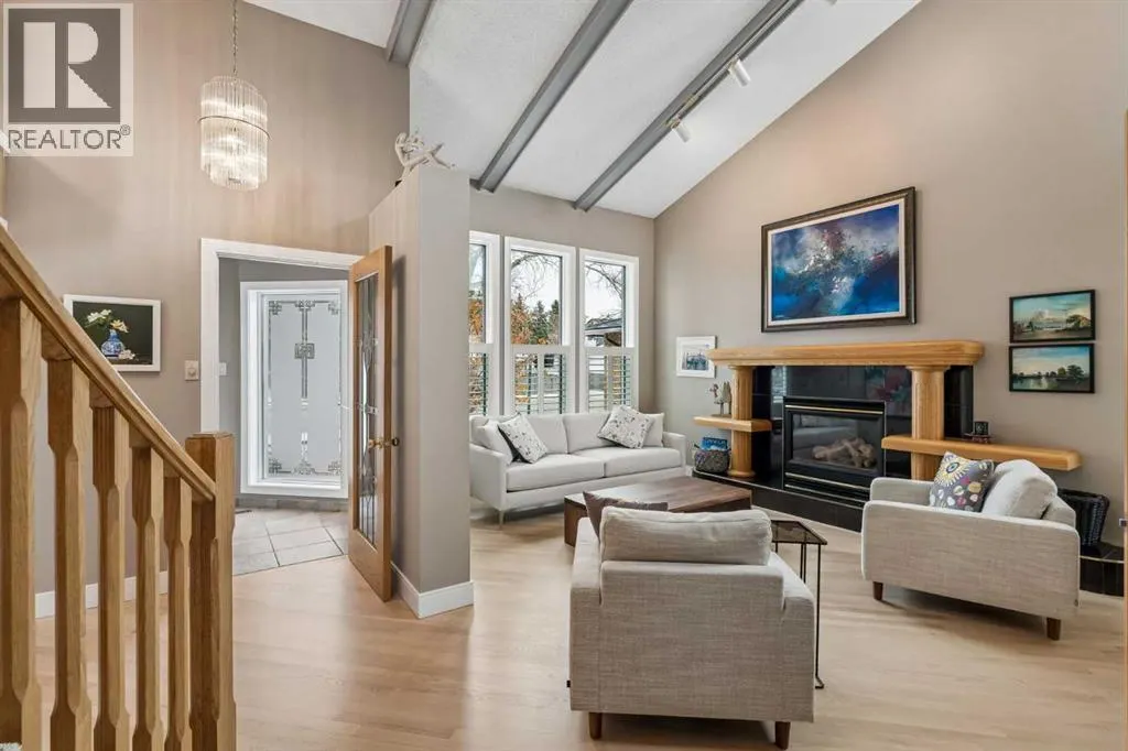 111 Hawksbrow Drive NW