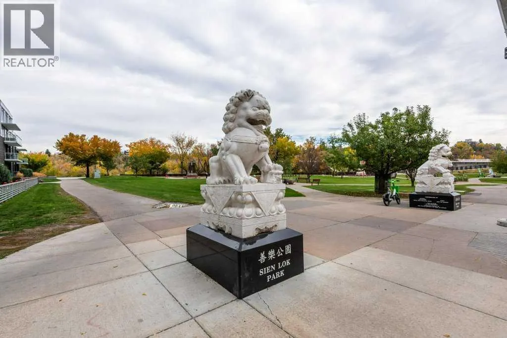 906, 205 Riverfront Avenue SW