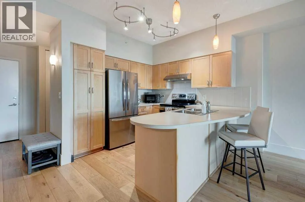 906, 205 Riverfront Avenue SW