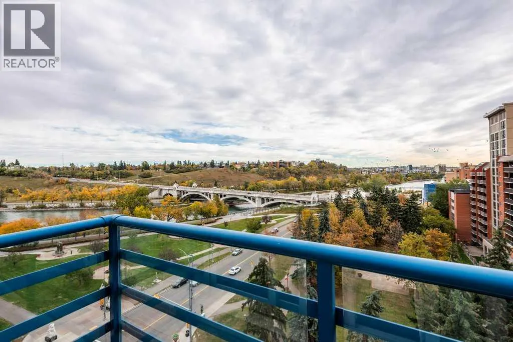 906, 205 Riverfront Avenue SW