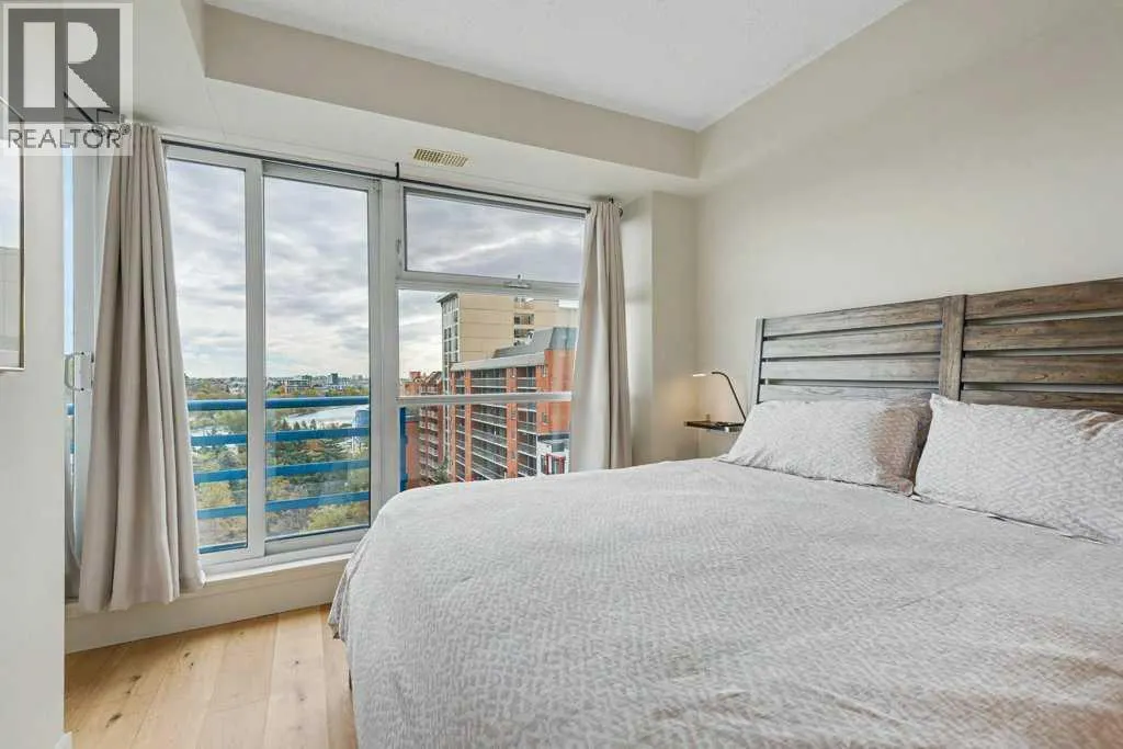 906, 205 Riverfront Avenue SW