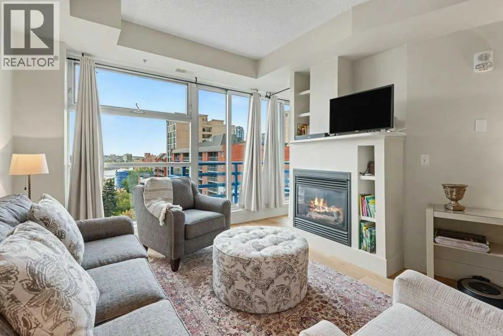 906, 205 Riverfront Avenue SW