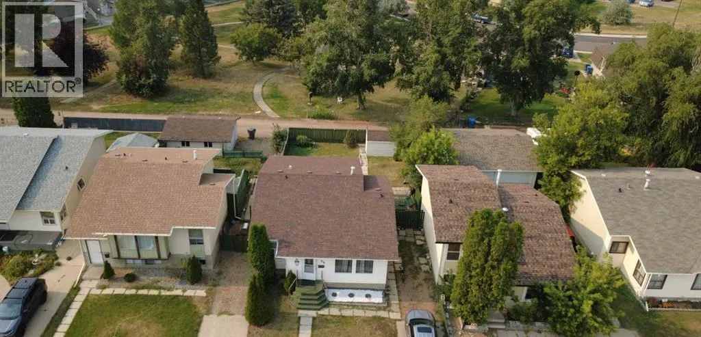96 Simpson Crescent SE
