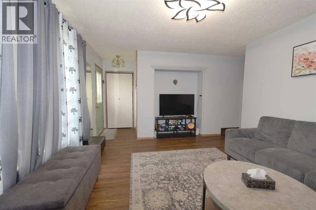 96 Simpson Crescent SE