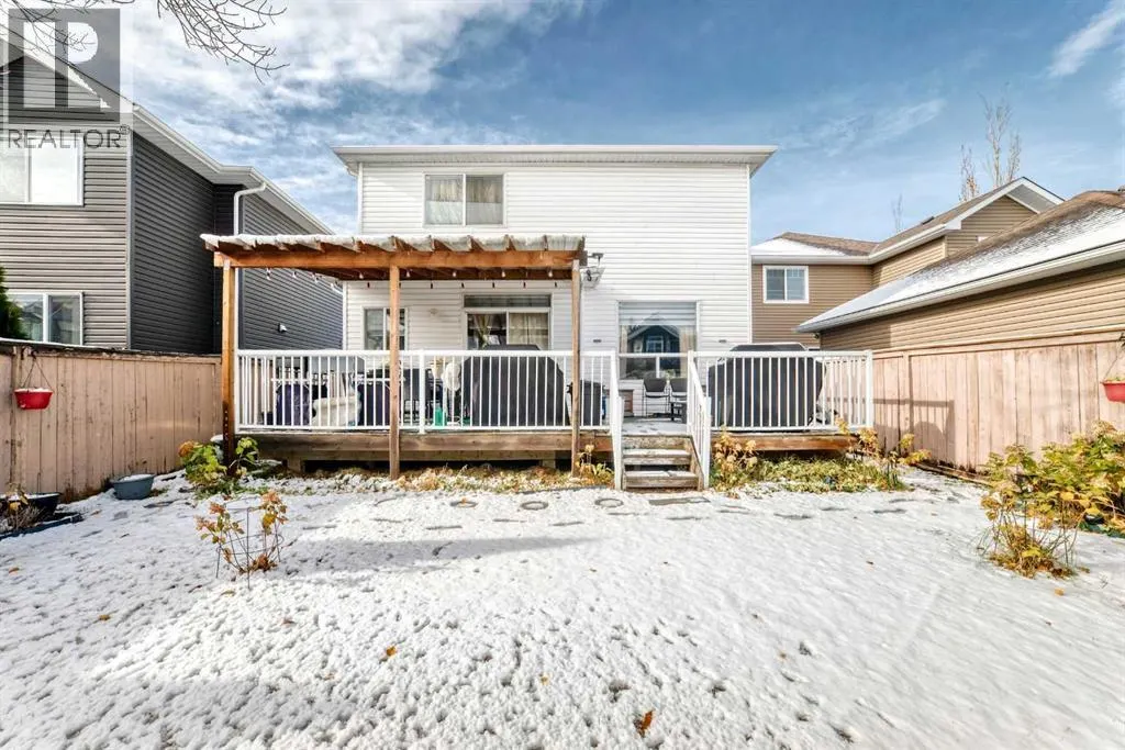 38 Coral Reef Crescent NE