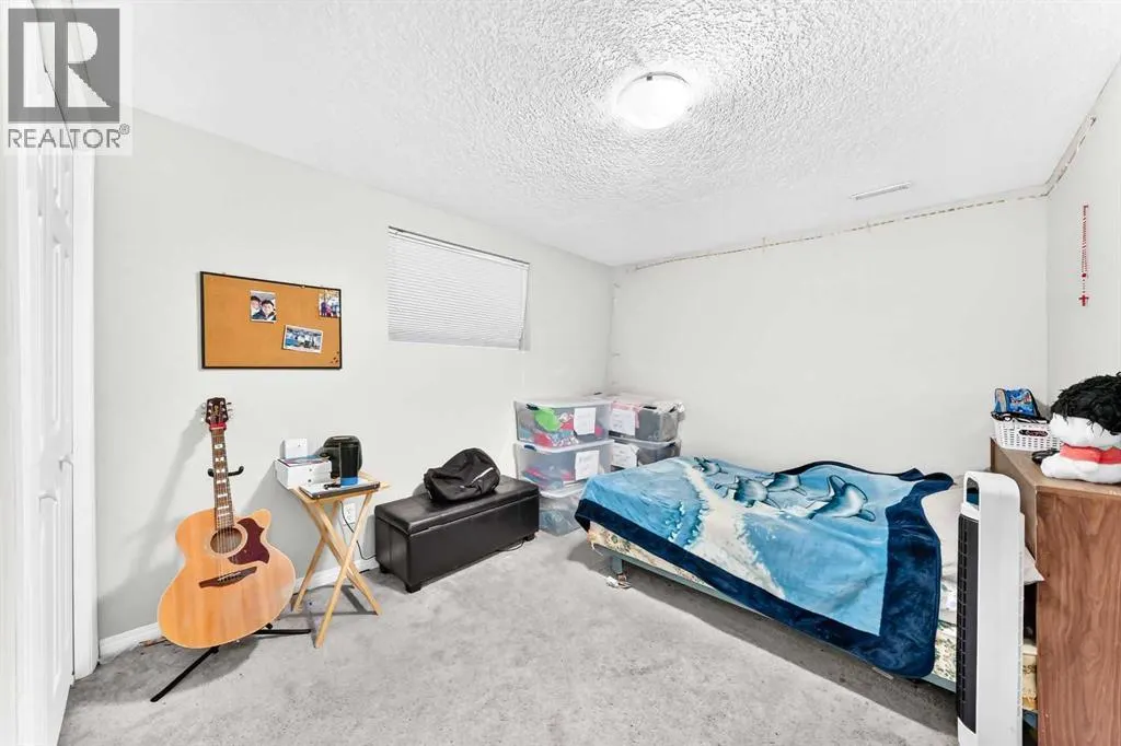 38 Coral Reef Crescent NE