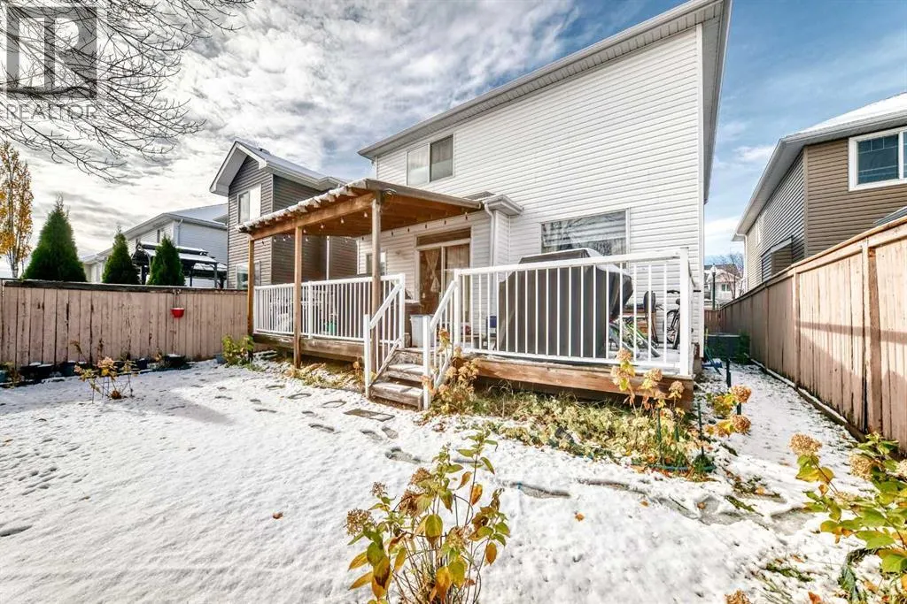 38 Coral Reef Crescent NE