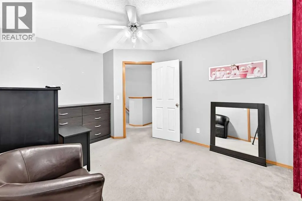 38 Coral Reef Crescent NE