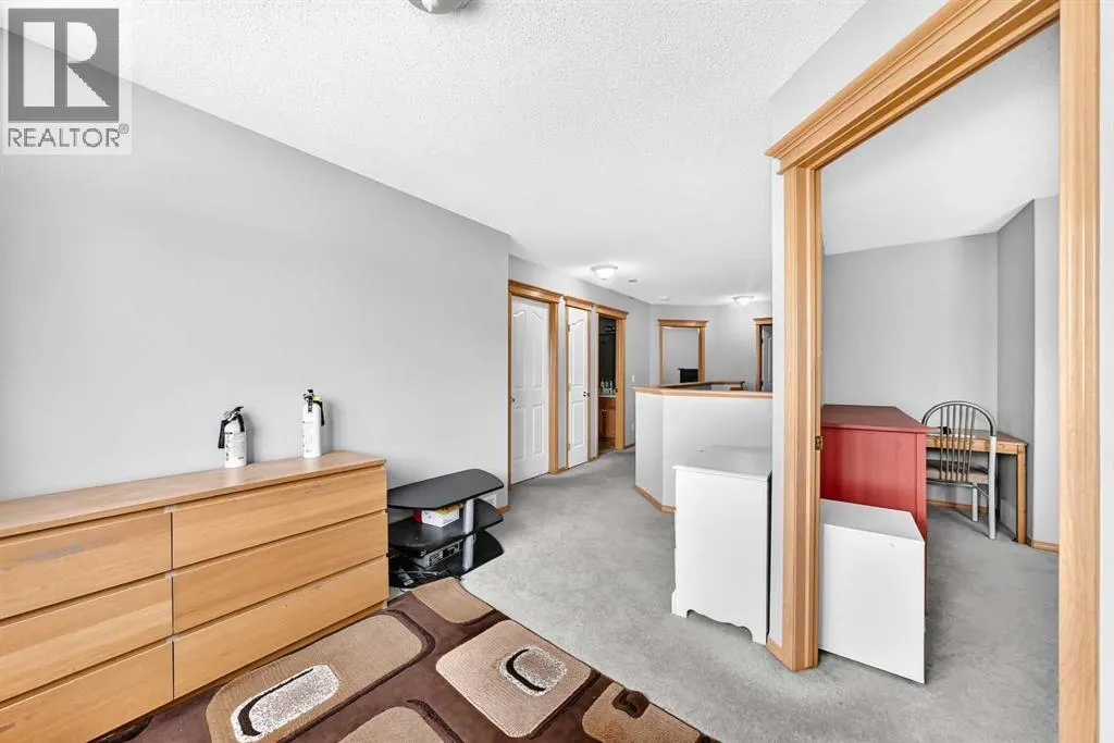 38 Coral Reef Crescent NE