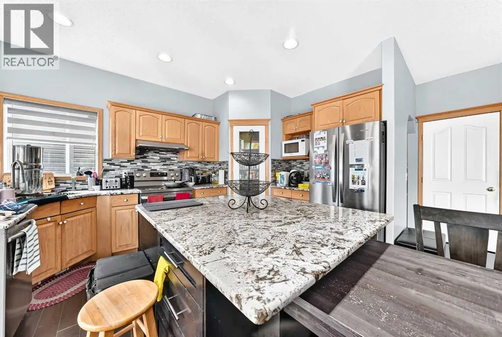 38 Coral Reef Crescent NE