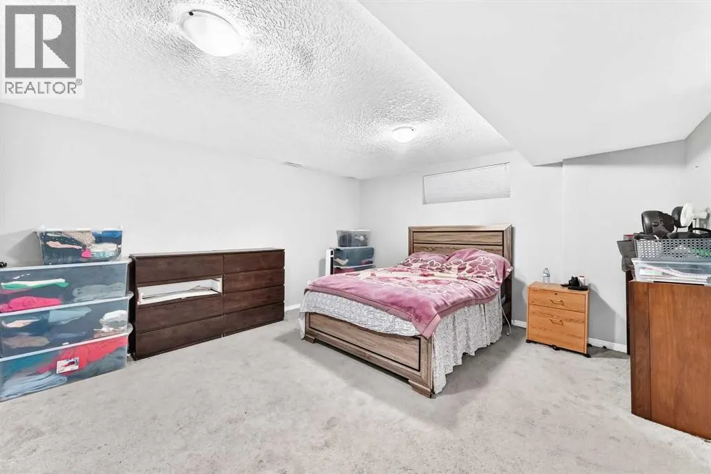 38 Coral Reef Crescent NE