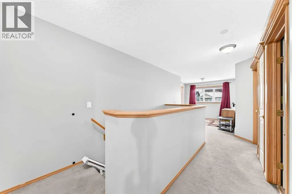 38 Coral Reef Crescent NE