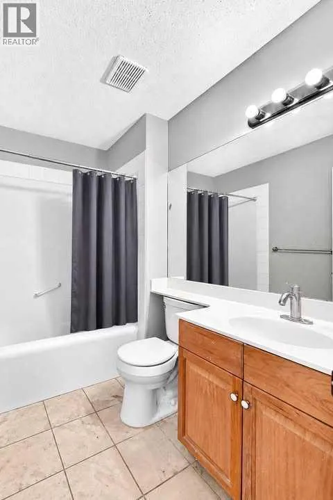 38 Coral Reef Crescent NE
