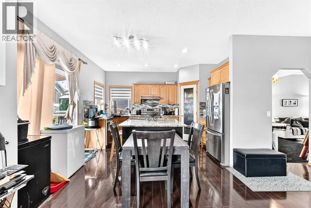 38 Coral Reef Crescent NE