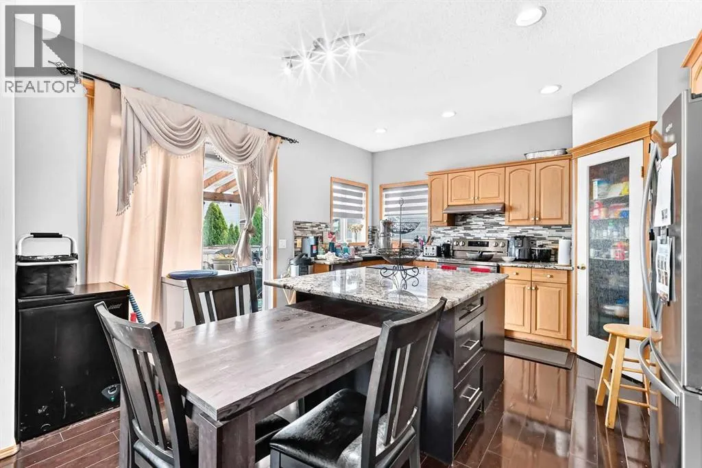38 Coral Reef Crescent NE