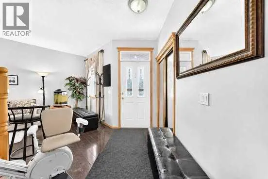 38 Coral Reef Crescent NE