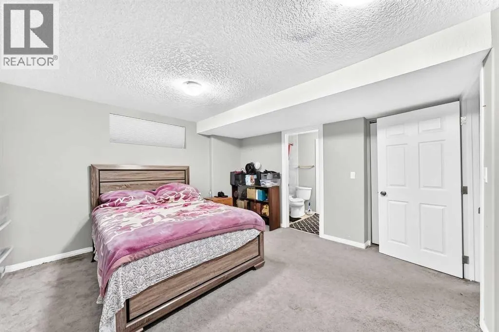 38 Coral Reef Crescent NE