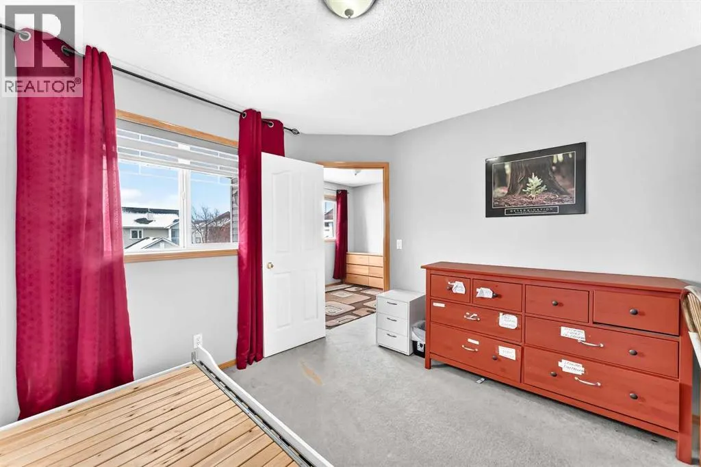 38 Coral Reef Crescent NE