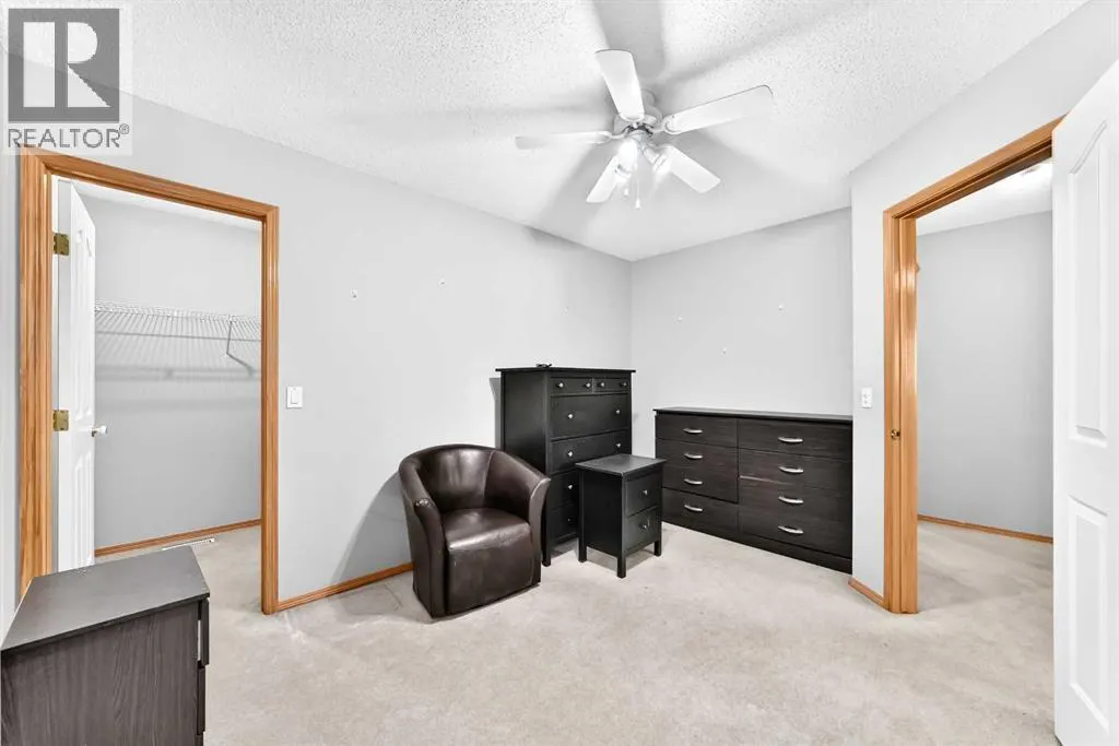 38 Coral Reef Crescent NE