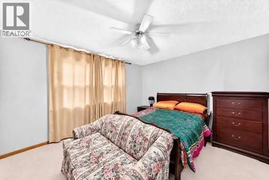 38 Coral Reef Crescent NE