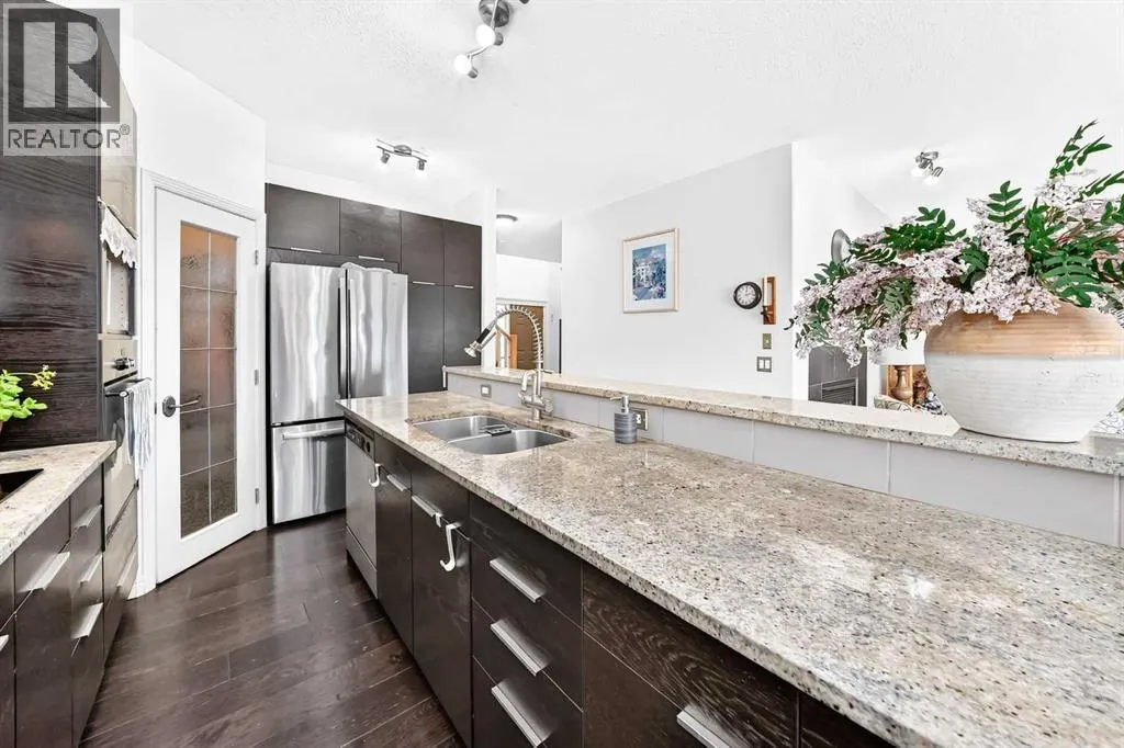 25 Discovery Ridge Hill SW