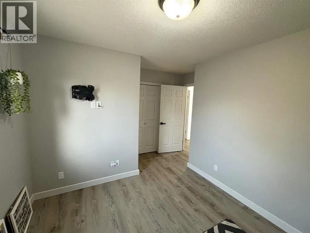 53 Aberdeen Road W