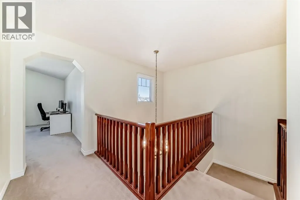 84 Silverado Creek Crescent SW