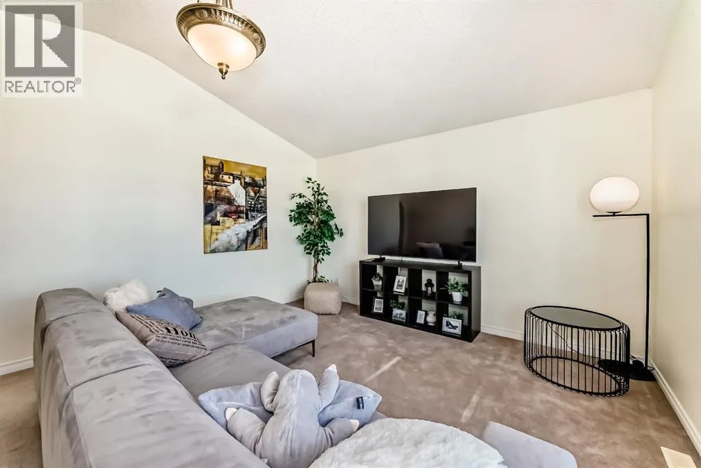 84 Silverado Creek Crescent SW