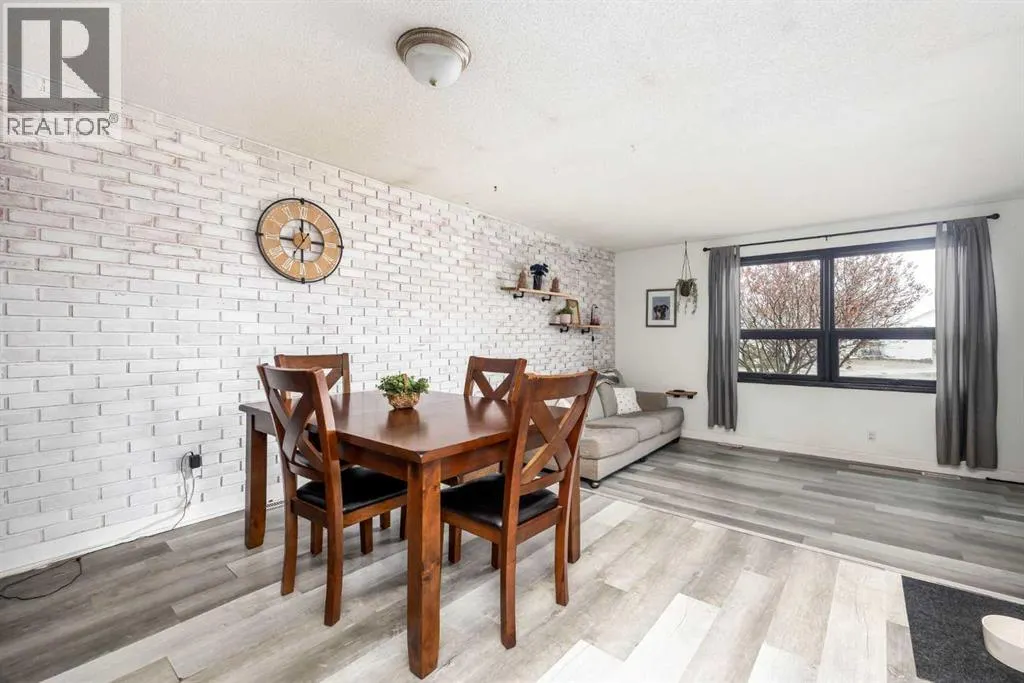 203 Cochrane Crescent