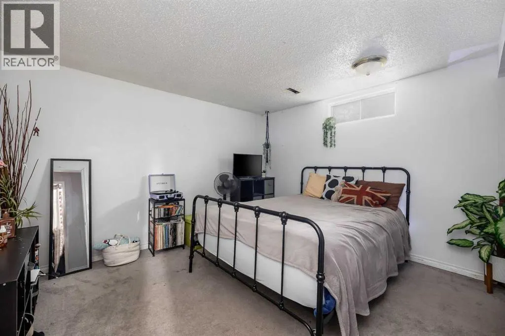 203 Cochrane Crescent
