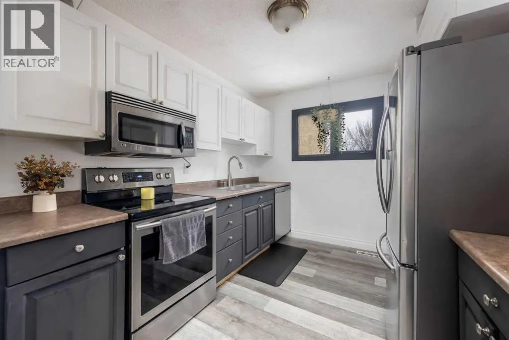 203 Cochrane Crescent