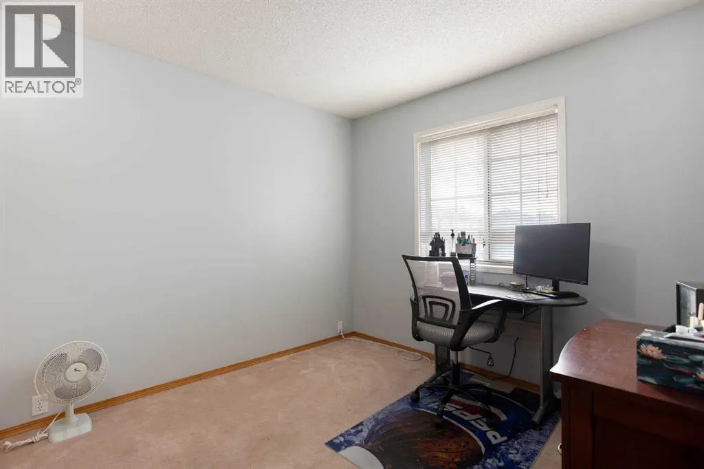 124 Del Ray Close NE